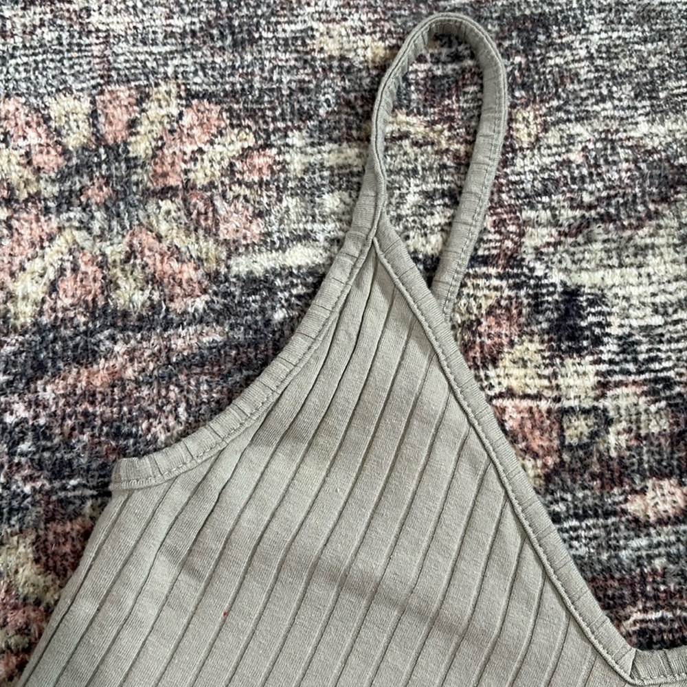 H&M | Ribbed Crop Tank | Small - Picture 2 of 5